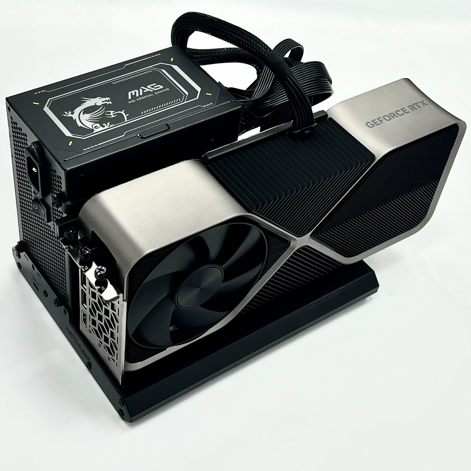 ADT Thunderbolt-5 PCIe 4.0 x4  – Thunderbolt 4 External Gpu Enclosure recenzja i cena